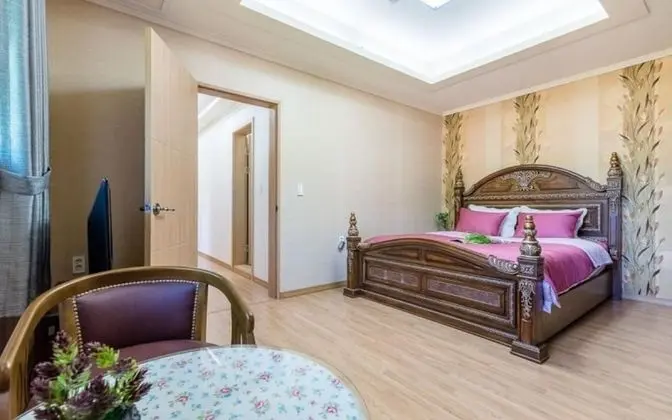 Oda (Rose of Sharon)