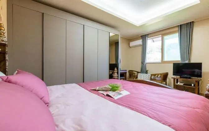 Oda (Rose of Sharon)