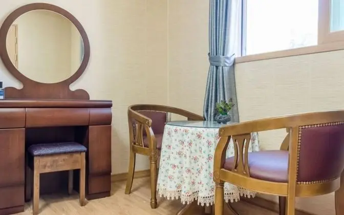 Oda (Rose of Sharon)