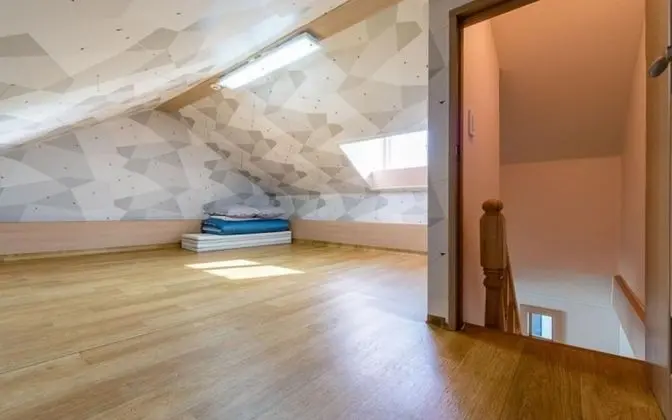 Oda (Rose of Sharon)