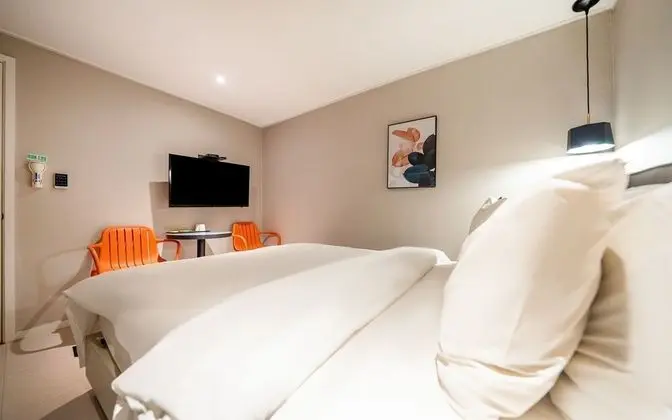 Oda (Bath yum (Netflix available & couples)