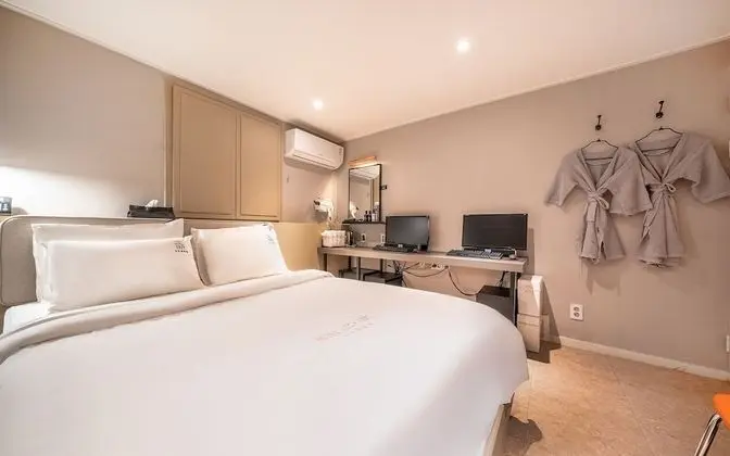 Oda (I'm a couple (Netflix available & Cou)