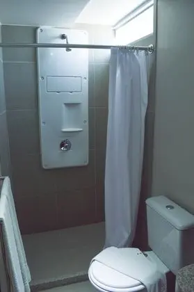 Üç Kişilik Oda