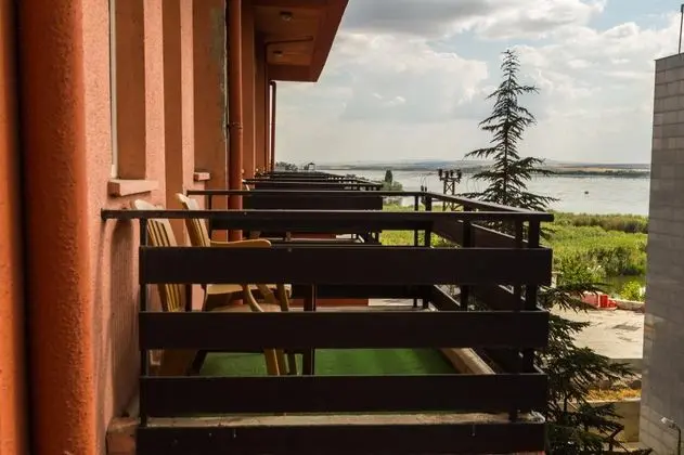 Çift Kişilik, Şehir Manzaralı