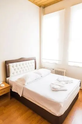 Çift Kişilik, Şehir Manzaralı