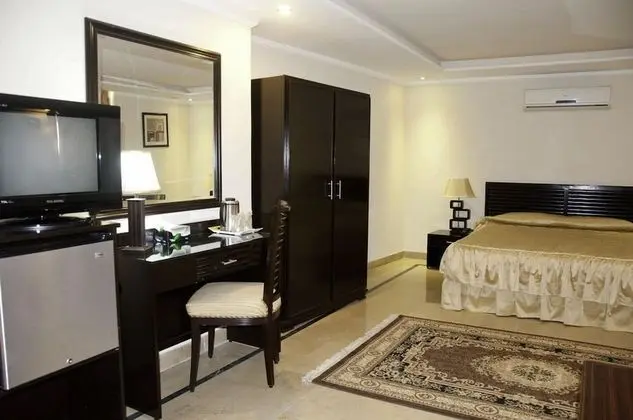 Süit (Room)