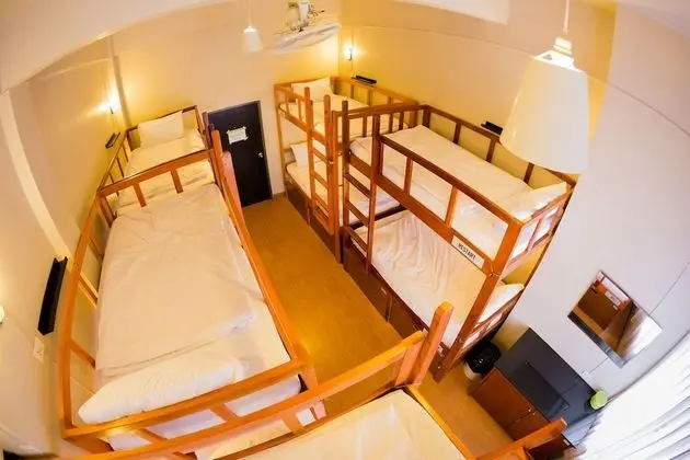 10 Beds Mixed Dorm