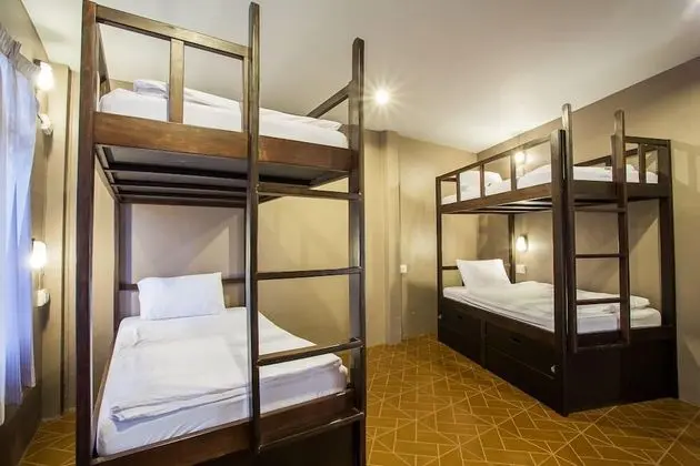 4 Beds Mixed Dorm