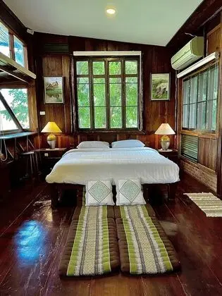 Cabin with Mountain View