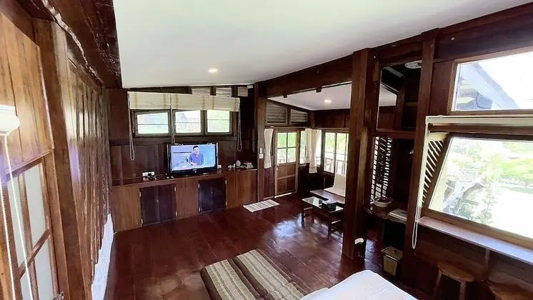 Cabin with Mountain View