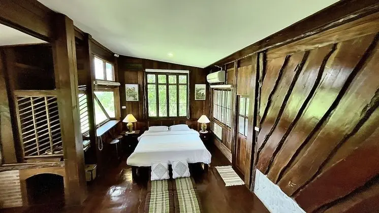 Cabin with Mountain View