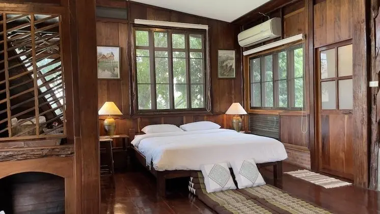 Cabin with Mountain View