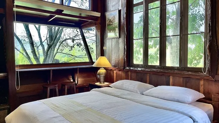 Cabin with Mountain View