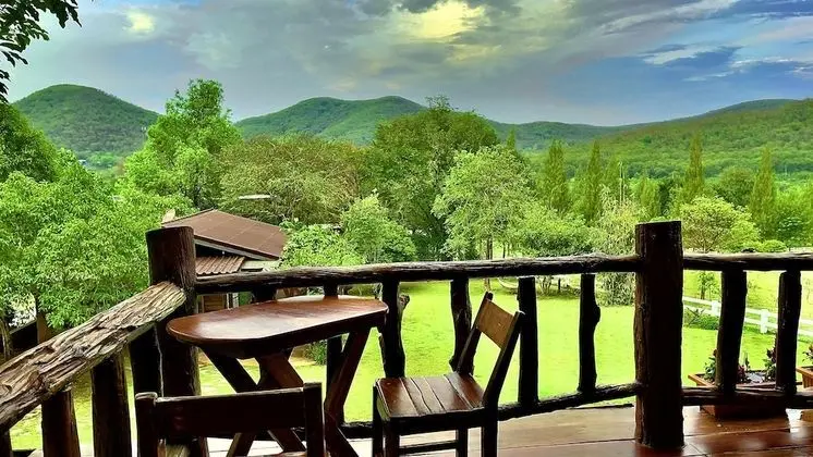 Cabin with Mountain View