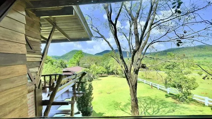Cabin with Mountain View