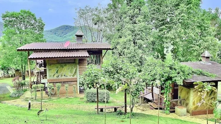 Cabin with Mountain View