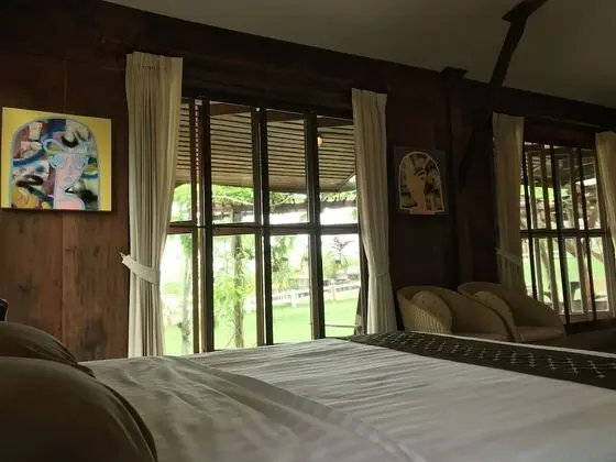 Cottage with Fan