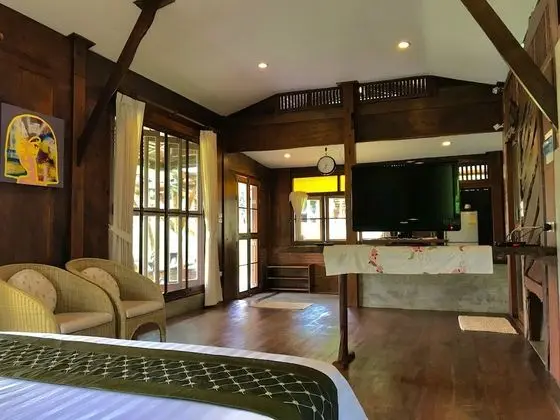 Cottage with Fan