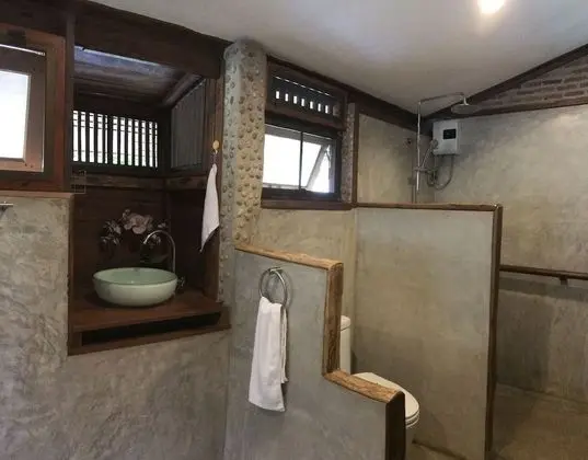 Cottage with Fan