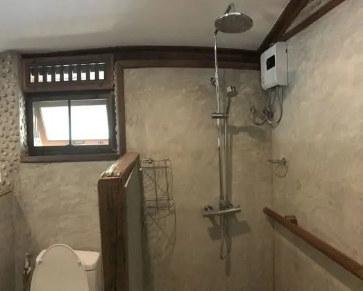 Cottage with Fan