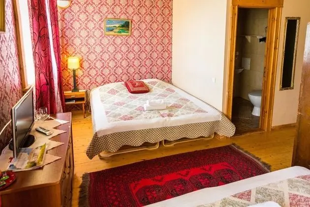 Tek Büyük veya İki Ayrı Yataklı Oda