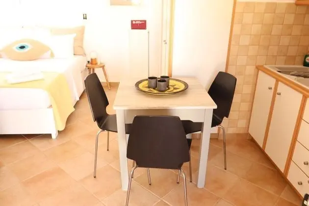 Stüdyo (YELLOW STUDIO)