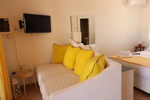 Stüdyo (YELLOW STUDIO)