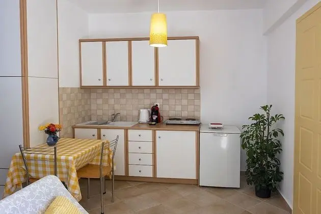 Stüdyo (YELLOW STUDIO)