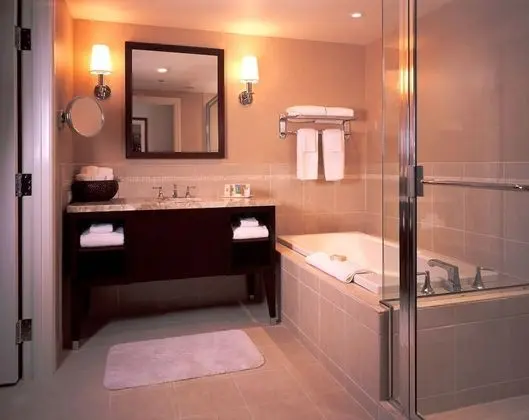 Deluxe Oda, 1 En Büyük (King) Boy Yatak