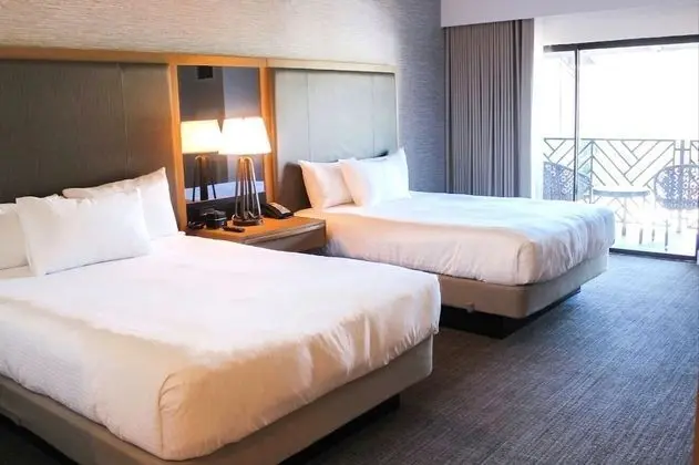 Deluxe Oda, 2 Büyük (Queen) Boy Yatak
