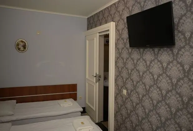 Üç Kişilik Oda