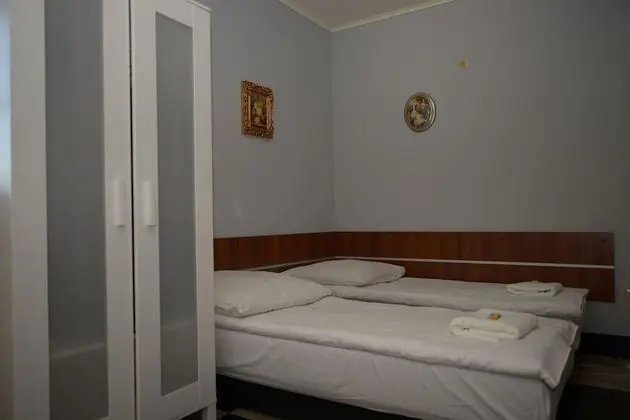 Üç Kişilik Oda