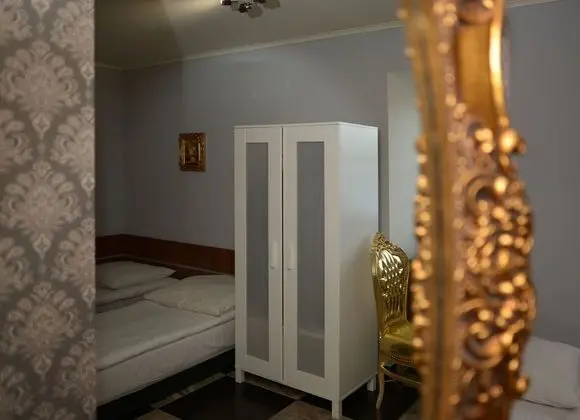 Üç Kişilik Oda