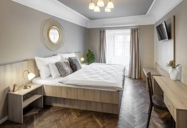 Deluxe Tek Büyük Yataklı Oda