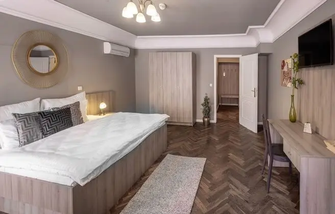 Deluxe Tek Büyük Yataklı Oda