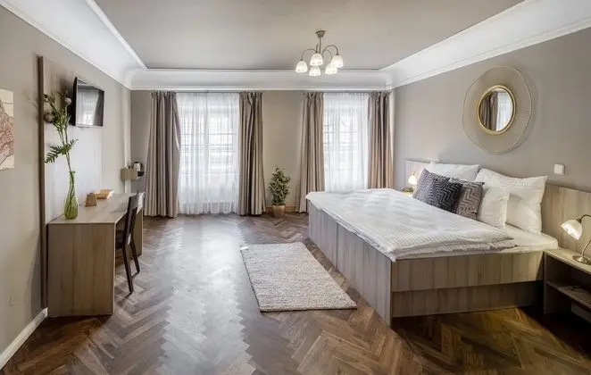 Deluxe Tek Büyük Yataklı Oda