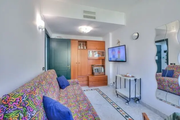 Family Apart Daire, 1 Çift Kişilik Yatak ve Çekyat (Palace 34 Few Meters From The Sea)