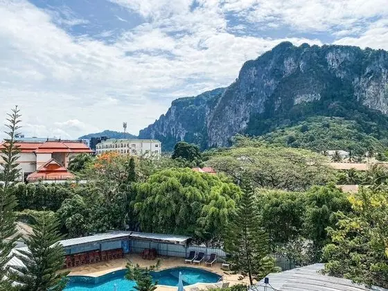Deluxe with Mountain View