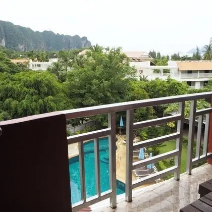 Triple with Mountain View
