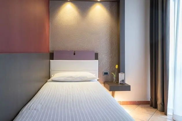 Standard Üç Kişilik Oda