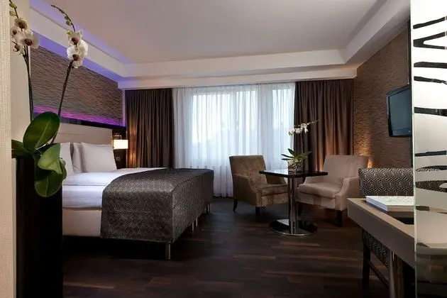 Club Oda (with free Club Lounge Access)