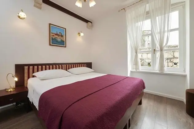 Tek Büyük veya İki Ayrı Yataklı Oda