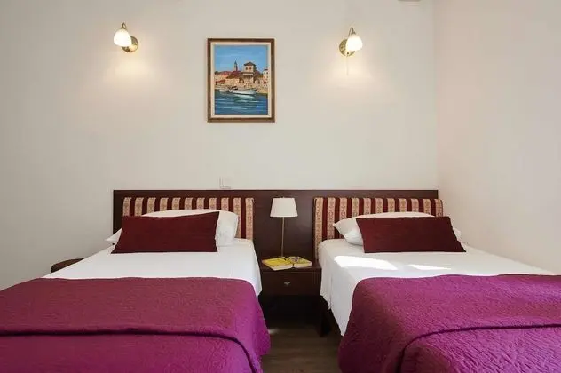 Tek Büyük veya İki Ayrı Yataklı Oda