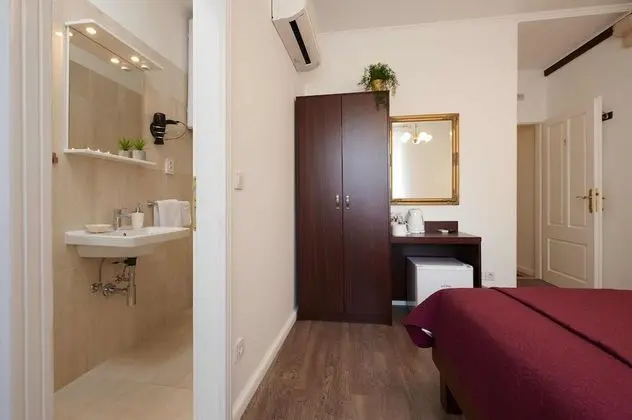 Tek Büyük veya İki Ayrı Yataklı Oda