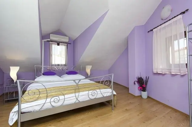 Deluxe Comfort Room