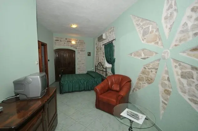 Standard Tek Büyük Yataklı Oda