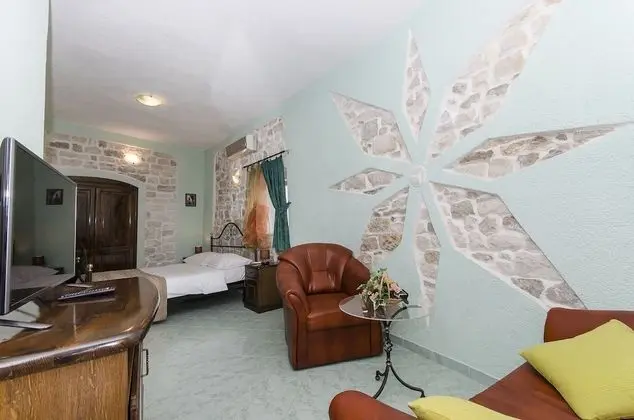 Standard Tek Büyük Yataklı Oda