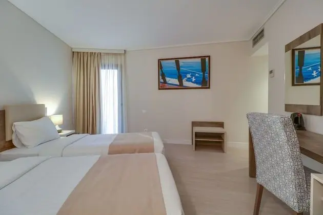 Superior Oda, Kısmi Deniz Manzaralı