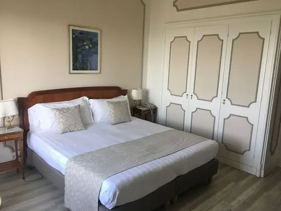 Büyük Yataklı Tek Kişilik Oda