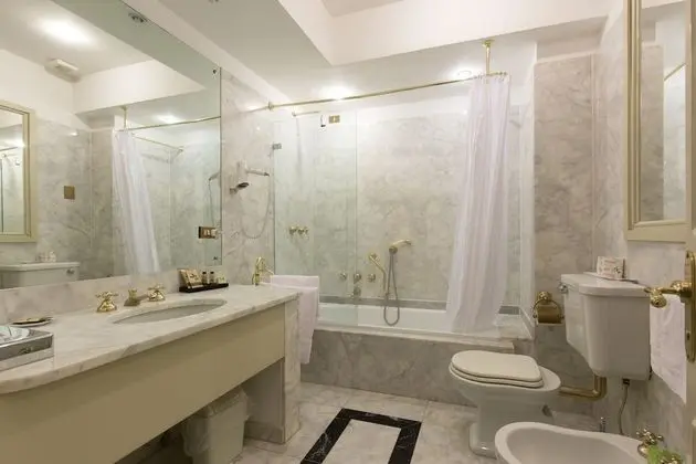 Standard Tek Büyük Yataklı Oda, Göl Manzaralı